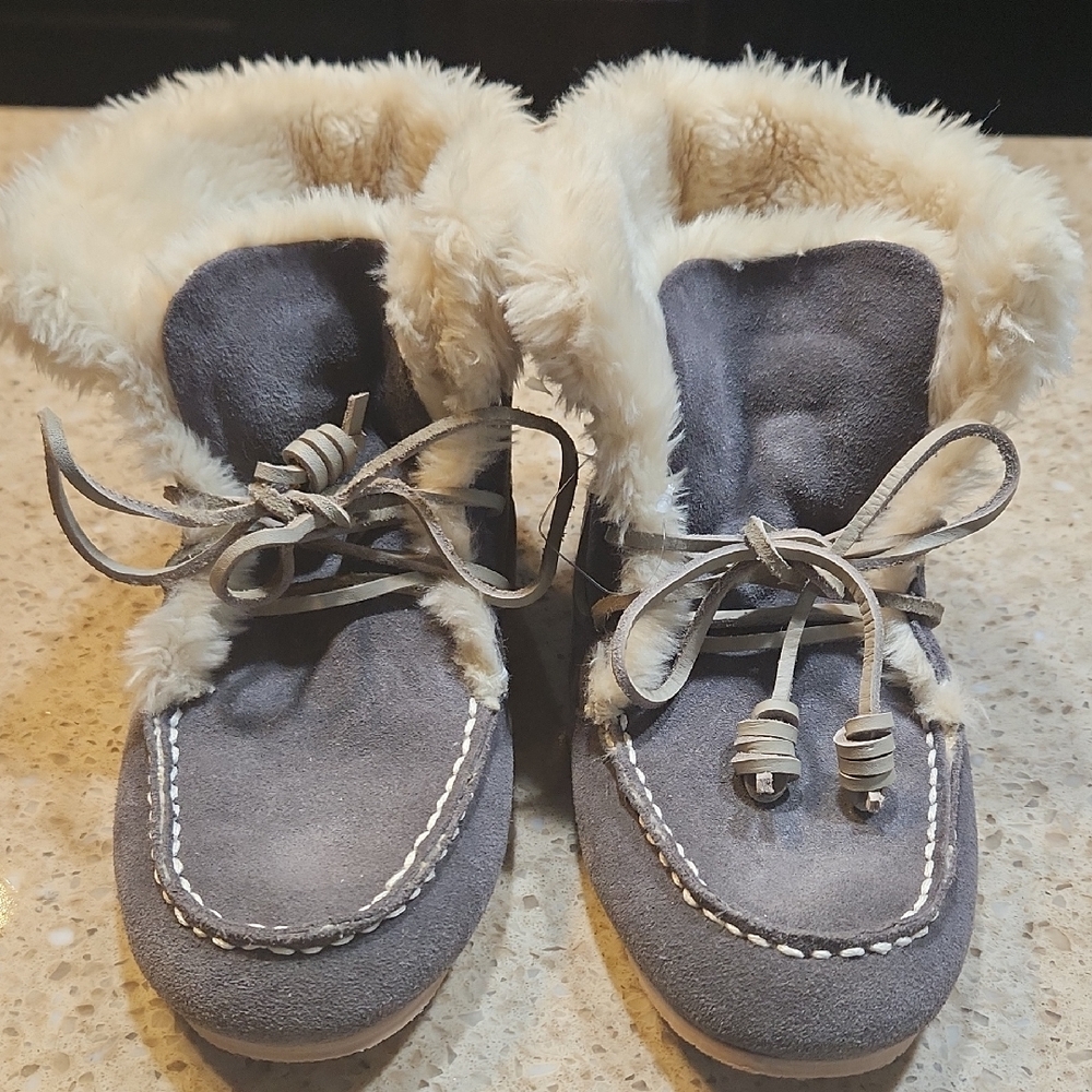 Clarks Women Bootie Moccasin Slippers,